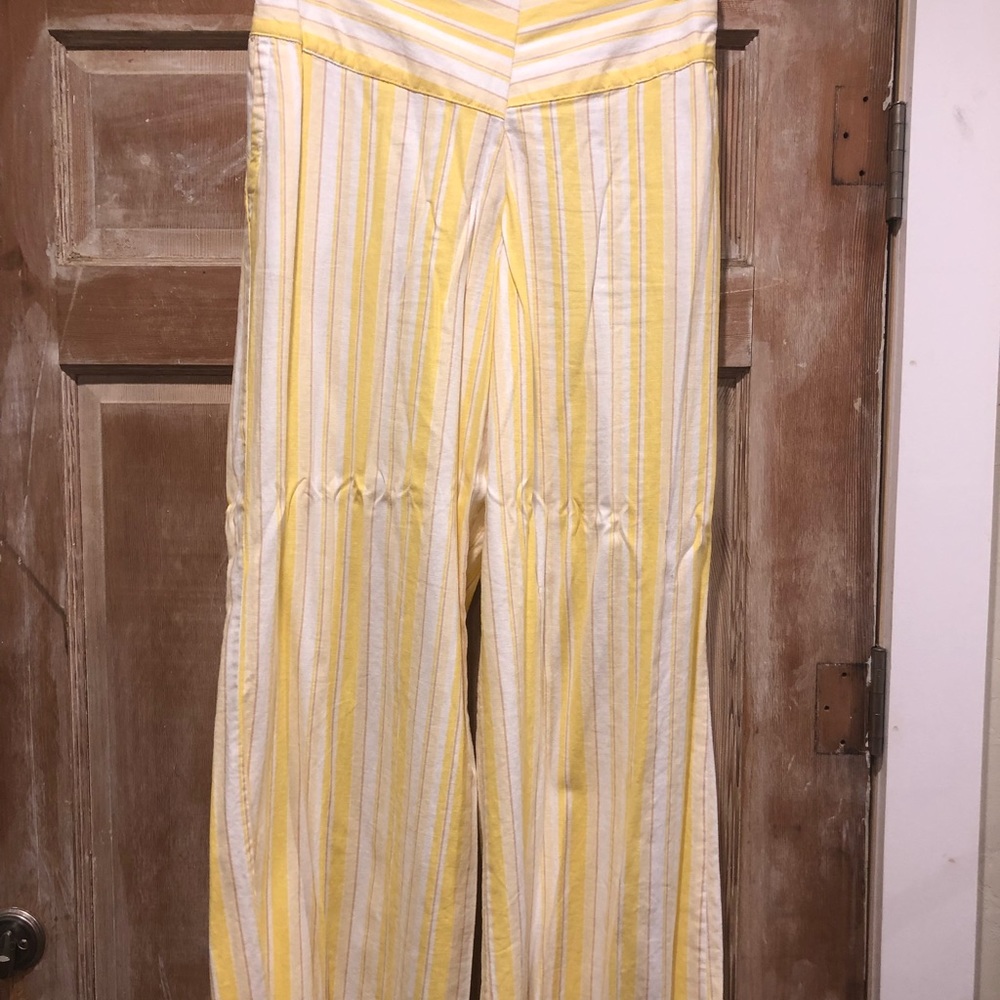 Wide legged pants